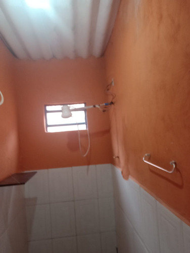 Casa Com 2 Comodos R$ 800,00 ( Incluso Água E Luz )