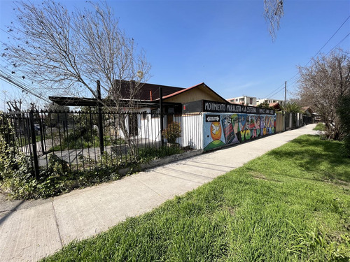 Casa En Venta De 3 Dorm. En La Cisterna