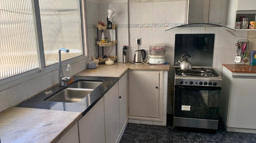 Venta Apto. En Centro, 3 Dorm, Piso Alto, Calefacción Ctrl. Agua Caliente Central, Vig 24hs.