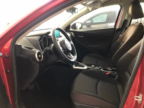 Mazda 2 Touring At 1.5 2022 Rojo Diamante