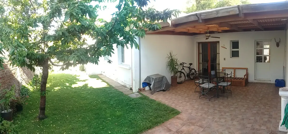 Imagen 2 de 19 de Casa De 4 Dormitorios Con Terraza Y Patio | Plaza Ñuñoa