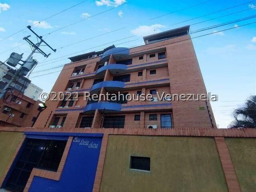 Pent-house En Alquiler, Urb. San Jacinto, Maracay 24-14738 Yr