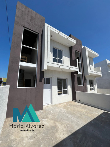 Venta Dúplex En Mar Del Tuyu,  Al Frente De 4 Ambientes, Calle 6 Nro. 8163, La Costa