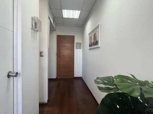 Venta Oficina 20m2, 1p-1b, Metro Bella Vista De La Florida