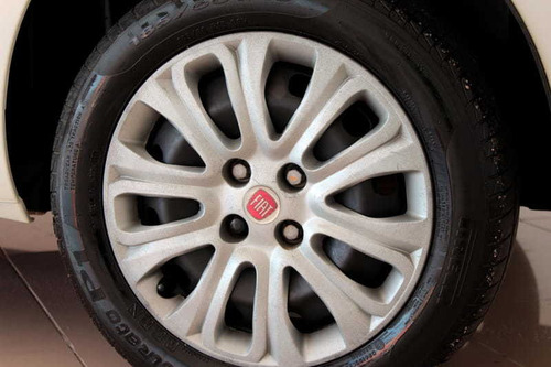 Imagem 4 de 10 de Fiat Punto Attractive 2013