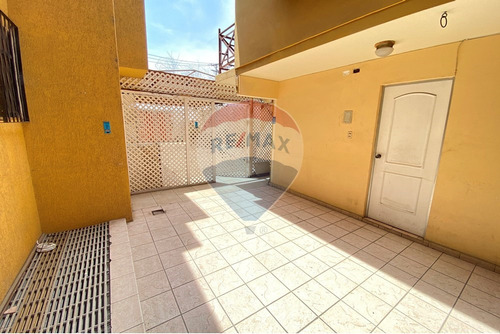 Casa En Jardines Del Sur Con Local Comercial