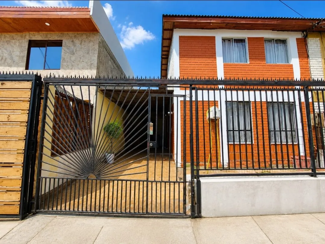 Imagen 1 de 14 de Casa Solida 2 Piso 3dor 1baño 1estac Svirginia /castro Ramos