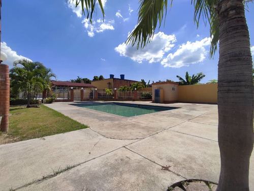 Imagen 2 de 14 de Townhouse En Venta San Diego, Res, Villa Corina