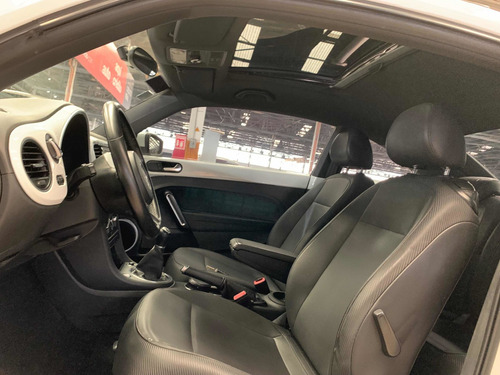 Imagen 8 de 12 de Volkswagen Beetle 2.5 Sport Std 6 Vel Ac 2015
