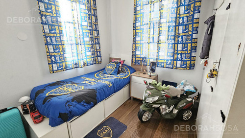 Venta Casa De Estilo 5 Ambientes Con Jardín - Caseros