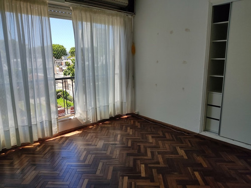 3 Dormitorios , Balcón Y Garage