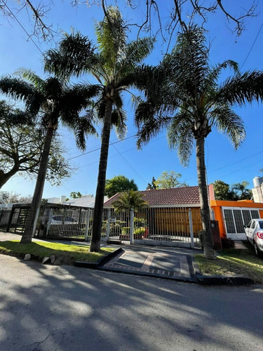 Casa De 3 Dormitorios En Venta Barrio Claret