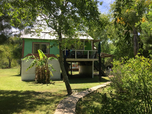 Isla Tigre. Sobre Arroyo Caraguatá. Casa 3 Ambientes. Con Piscina Climatizaday Muelle Propio