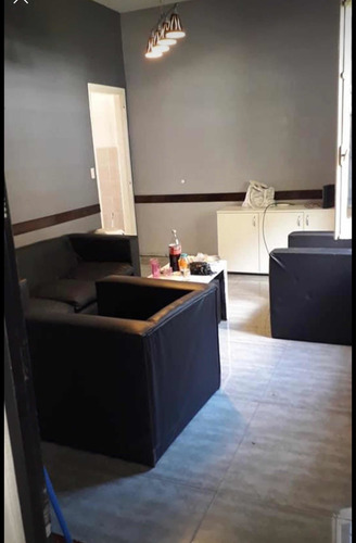 Imagen 2 de 9 de Casa 7 Ambientes En Merlo Sur Permuta Se Financia