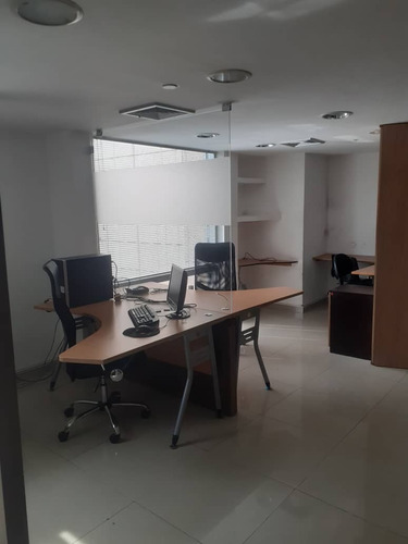 Imagen 2 de 8 de Yp- Vende Oficina En El Hesperia