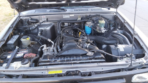 Imagen 5 de 16 de Toyota Hilux 2.8 Dlx 4x2 2000 400.000km Reales Vremy