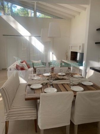 Imagen 3 de 19 de Vendo Casa En Carilo Zorzal 878