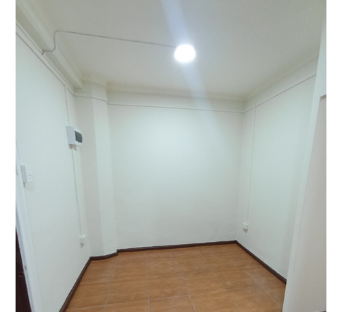 Oficina Paseo Matias Cousiño De 24 M2 Se Vende