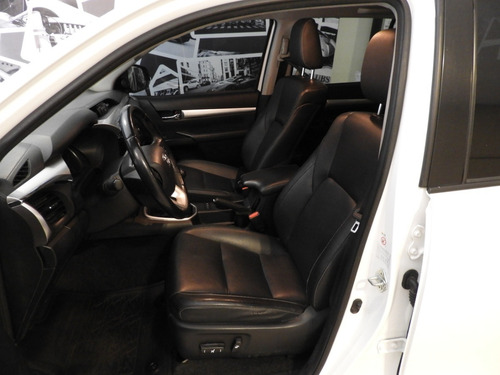 Toyota Hilux 4x2 D/c Srv Pack 2.8 Tdi 6 M/t