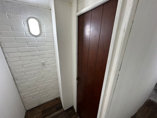 Casa En Venta De 4 Dorm. En Pudahuel