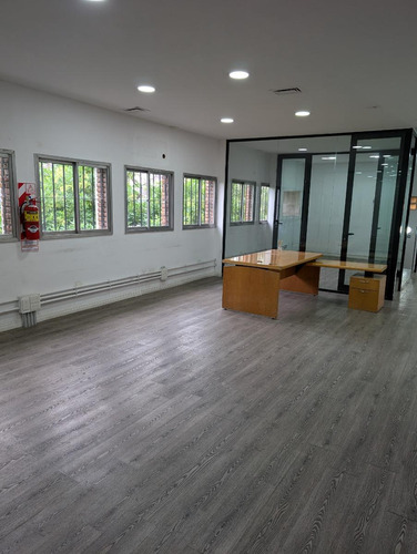 Depósito En Alquiler - Oficinas - Baños - Cocheras - 1.280mts2 - Paternal