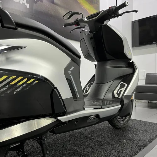 Cf Moto Zeeho Ae8+