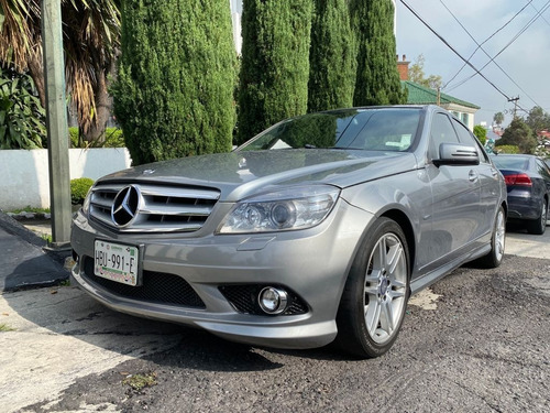 Imagen 2 de 12 de Mercedes Benz C300 2010
