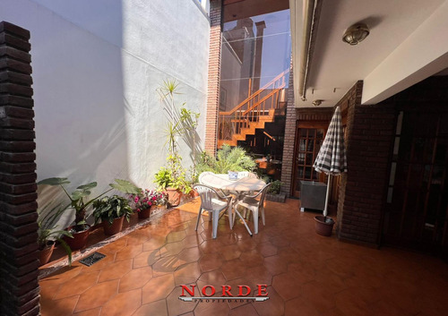 Venta Casa 5 Ambientes Barrio Naon Mataderos