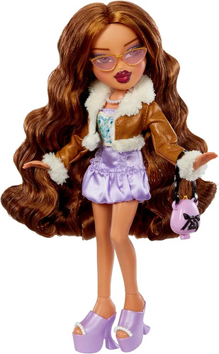 Bratz Goin Out ! Muñeca Yasmin .