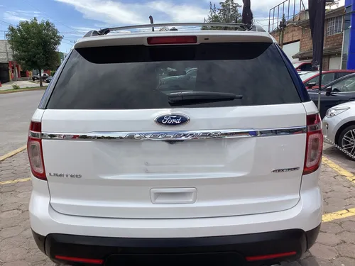 Ford Explorer 4.0 Limited V6 Sync 4x2 Mt