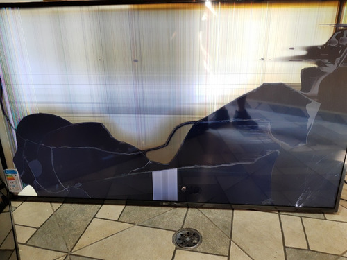 Imagem 1 de 4 de Smart Tv LG 65um7470psa Led 4k 65 100v/240v- Tela Quebrada!