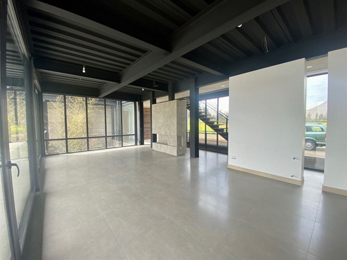 Moderna Casa Nueva En Venta 5 D En Suite Más Servicios.