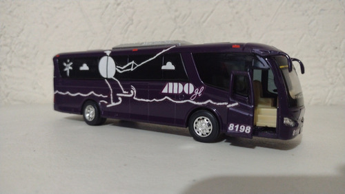 Autobús Irizar Pb I5 Ado Morado Surf Escala 1:64