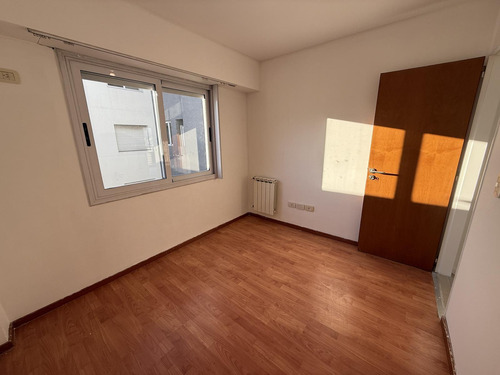 Departamento De 3 Ambientes - Castelar Centro