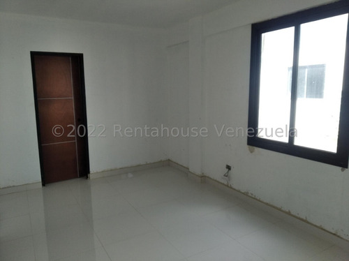 José Trivero Vende Hermosa Casa Duplex Ubicada En Cabudare