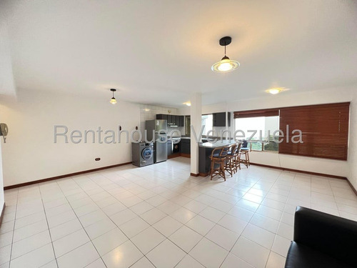 Apartamento En Alquiler En Clnas. De Bello Monte Con Impecable Vista Al Ávila