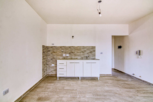Ph A Estrenar En Venta Listo Para Escriturar!! En Remedios De Escalada, Lanús