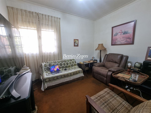 Casa En Venta De 3 Dorm. En Ñuñoa