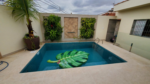 Casa 3 Quartos, 3 Banheiros, 2 Vagas Da Garagem Coberta E Área Gourmet Com Piscina