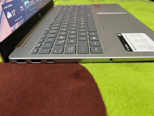 Hp 15-fc0001la Ryzen 3 8gb 512gb Ssd 15.6 Windows 11 (Usado)