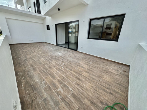 Apartamento Nuevo En Evaristo Morales