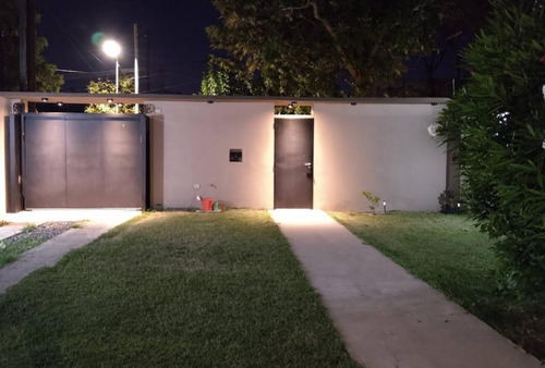 Casa En Venta - 3 Dormitorios 2 Baños - Cochera - 450mts2 - Ringuelet