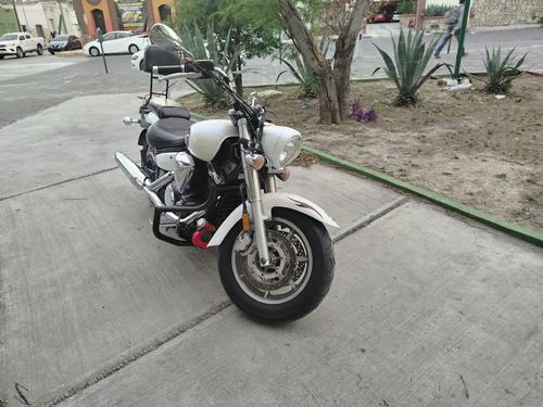 Motocicleta Yamaha Xvs 1300cc Midnight Color Blanco