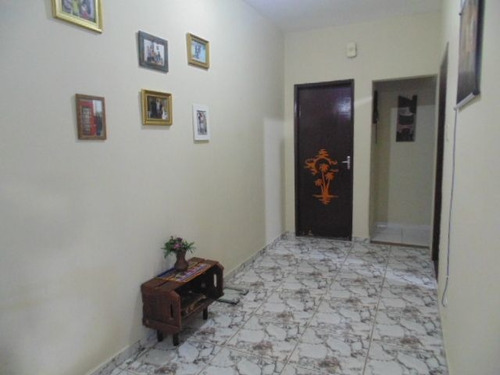 Imagem 17 de 30 de Casa Com Amplo Quintal E Piscina - Ca3651
