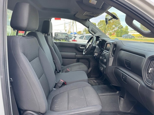 Chevrolet Silverado 4.3 V6 1500 WT Cabina Regular 4x2 At