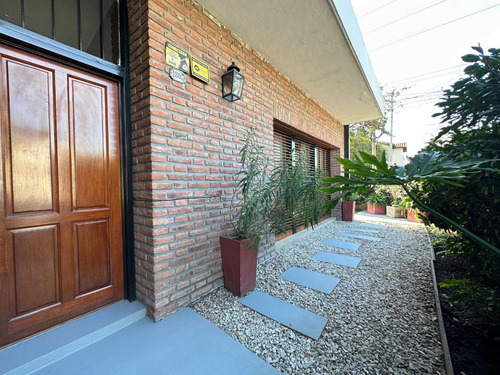 Venta Casa Hurlingham Pileta Barrio Ingles 6 Amb