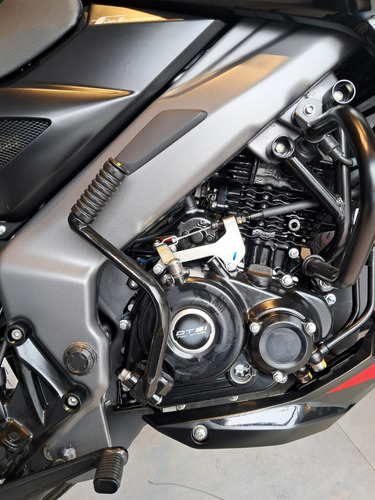 #002 - Bajaj Dominar 160cc - 0km - Yamaha Factor 150cc