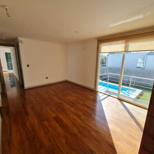 Se Arrienda Con Compromiso De Compra, Amplia Casa En Nogales