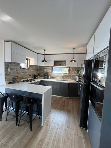 Se Vende Parcela Con Casa Nueva En Condominio