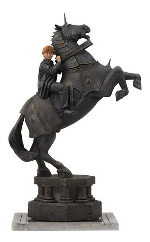 Ron Weasley At The Wizard Chess Deluxe - Iron Studios